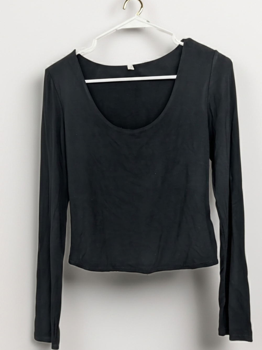 NWOT BE COOL Black Scoop-Neck Long Sleeve Top- Medium